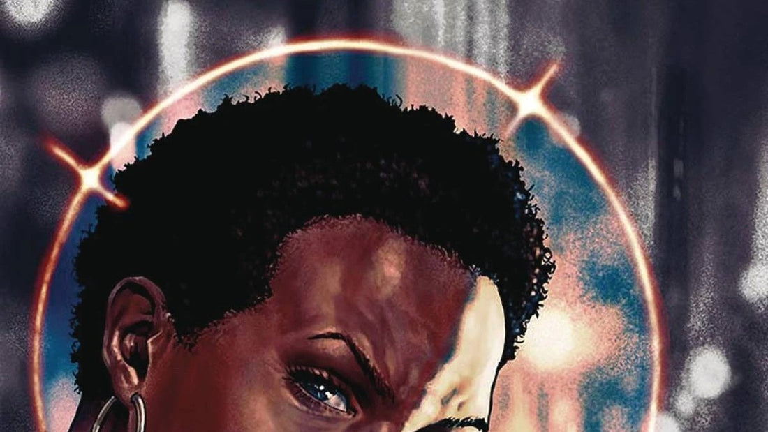 Amanda Waller en primer plano, un arma delante, en un dibujo de DC Comics