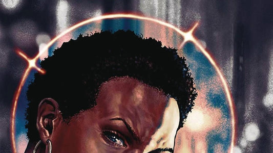 Amanda Waller en primer plano, un arma delante, en un dibujo de DC Comics
