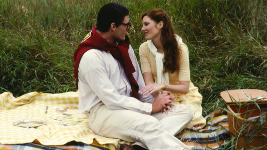 Annette O’Toole como Lana Lang frente a Clark Kent, escena del pícnic de Superman III