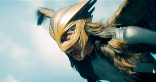 Isabela Merced en Hawkgirl, ailes de métal Nth déployées, dans le Superman de James Gunn (2025)