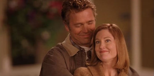 John Schneider y Annette O'Toole como Jonathan y Martha Kent, retrato de pareja en Smallville