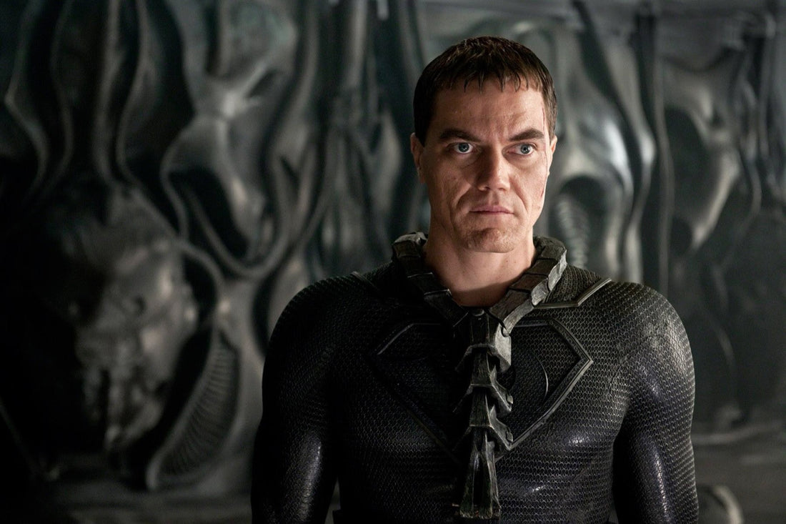 Michael Shannon en général Zod, en armure kryptonienne, dans Man of Steel de Zack Snyder