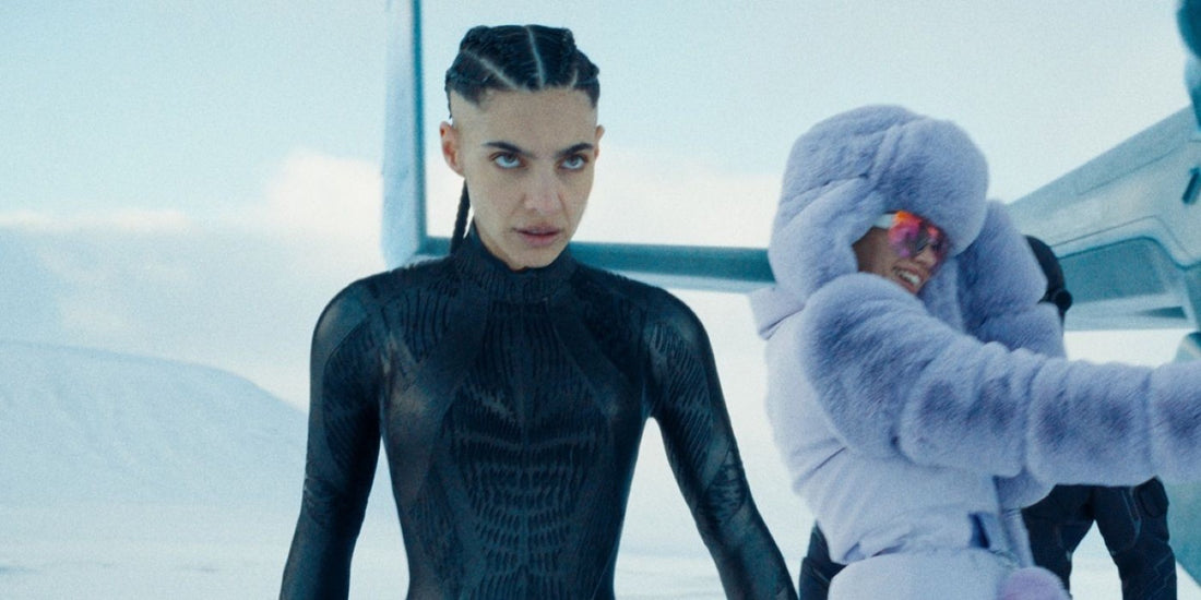 María Gabriela de Faría como The Engineer, traje nanotech negro, en Superman de James Gunn (2025)