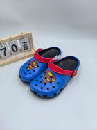 Crocs Superman - Logotipo icónico de DC COMICS