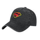 Gorra de Superman Negra Desgastada – Logo Rojo y Amarillo Icónico